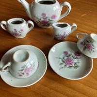 Mini servizi da the per bambole