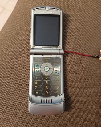 telefono Motorola RAZR V3 vintage