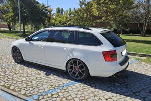 skoda octavia 3 rs  2.0 tsi
