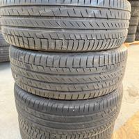 Gomme 215/55/18 estive Continental