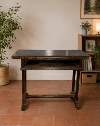 Tavolo vintage in legno scuro stile fratino