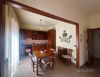 Quadrilocale arredato in centro città