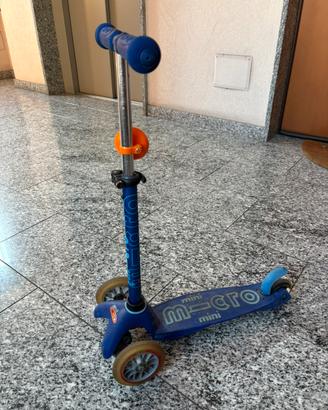Monopattino micro mini blu