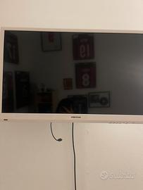 TV LED UNITED bianco con staffa da muro inclusa