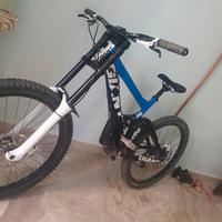 bici dowhnill giant glory 