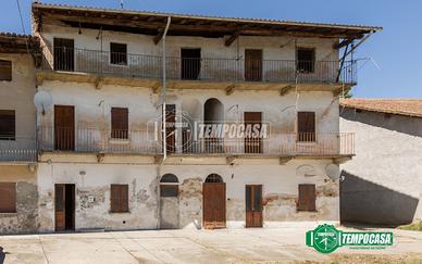 TERRATETTO DA RISTRUTTURARE - ZONA VERDE DI OLEGGI