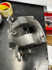 Pinze e dischi anteriori bmw f40 26.000km