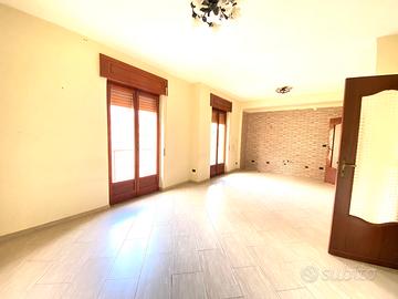 C.so Campano; 3Vani 2'Piano+Box Auto MAV430