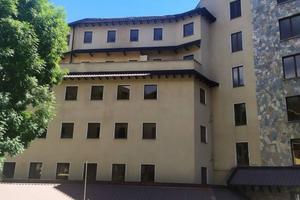 BILOCALE CENTRALE CON POSTO AUTO STAG. ESTIVA