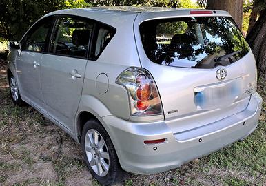 TOYOTA Corolla Verso 2.0 16V D-4D