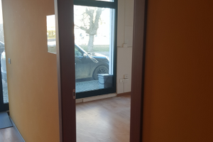 Negozio +appartamento in centro a Porto Viro (Ro)