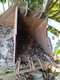 benna escavatore larghezza 60 cm perni da 45 