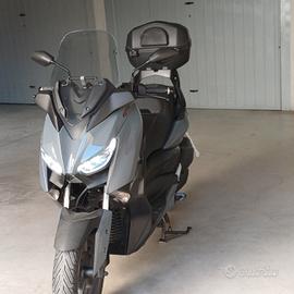 moto scooter xmax 300 tech