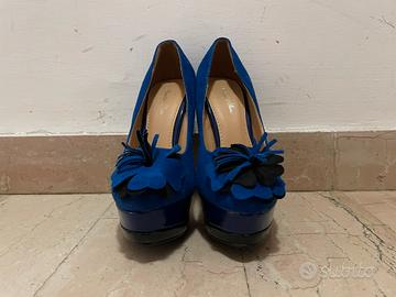 Tacchi alti blu