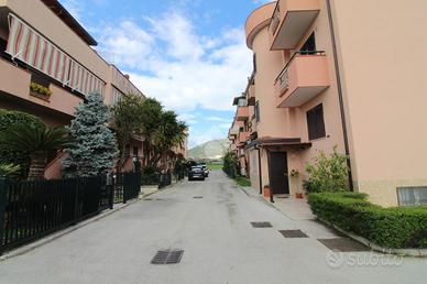 VILLA A SCHIERA A CASAGIOVE