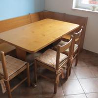 Tavolo,panca, sedie