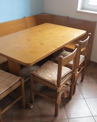 Tavolo,panca, sedie