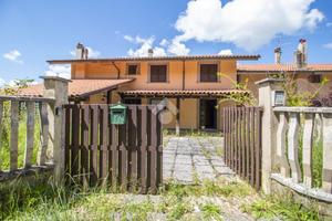 BIFAMILIARE A PETRELLA SALTO