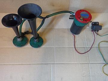 Trombe bitonali Ford anni 70