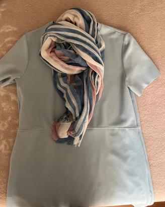 Vestito con foulard