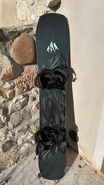 Tavola Snowboard completa di attacchi