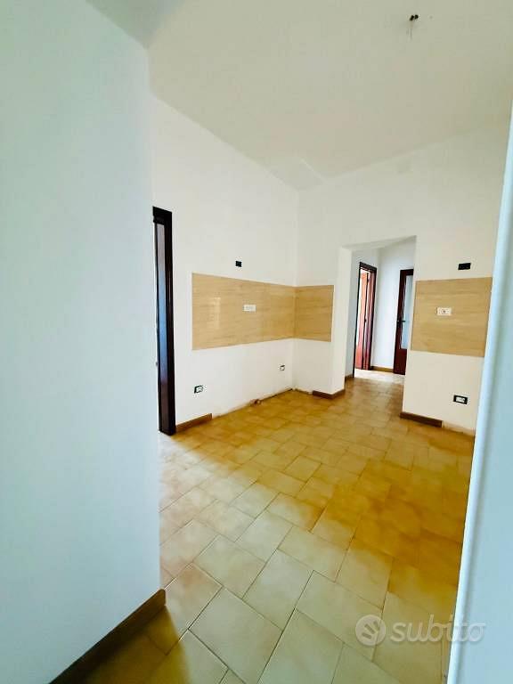 Appartamento di 80 m² con più di 5 locali a Palaia - Altro