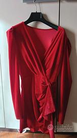 Vestito in velluto color rosso carico