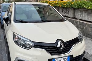 Renault Captur 2017 benzina,anche per neopatentati