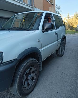NISSAN TERRANO