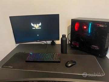 Pc Assemblato Desktop Gaming + accesori e tavolo