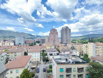 Appartamento di 128 m² con più di 5 locali a Terni