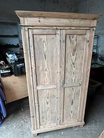 Armadio rustico in legno  massello spazzolato