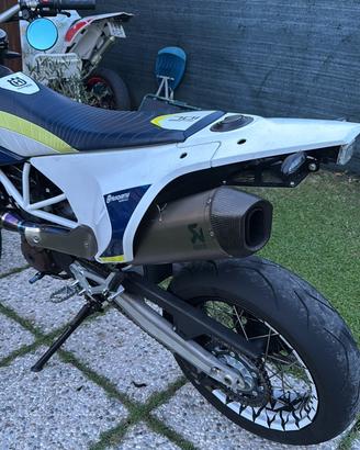 scarico akrapovic husqvarna 701 ktm 690