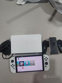 Nintendo Switch OLED Bianca con accessori