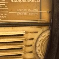 Antica radio funzionante