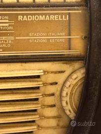 Antica radio funzionante