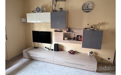 Parete attrezzata moderna