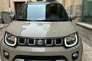 SUV ultra-compatto ibrido con un design distintivo