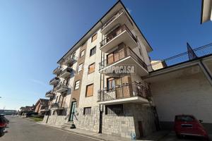 TRILOCALE CON AMPIO TERRAZZO IN SAN BERNARDO