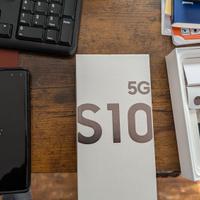 Samsung Galaxy S10 5G - 256GB + cover   caricatore