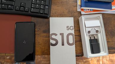 Samsung Galaxy S10 5G - 256GB + cover   caricatore