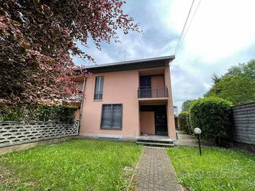 Villetta a schiera di 270 m² con 5 locali e box au
