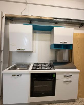 Cucina 180 cm con elettrodomestici