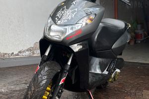 Scooter Peugeot 50cc 2