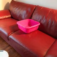 Divano letto di pelle rosso