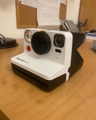 Polaroid NOW + Custodia
