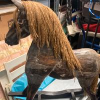 CAVALLO A DONDOLO IN LEGNO