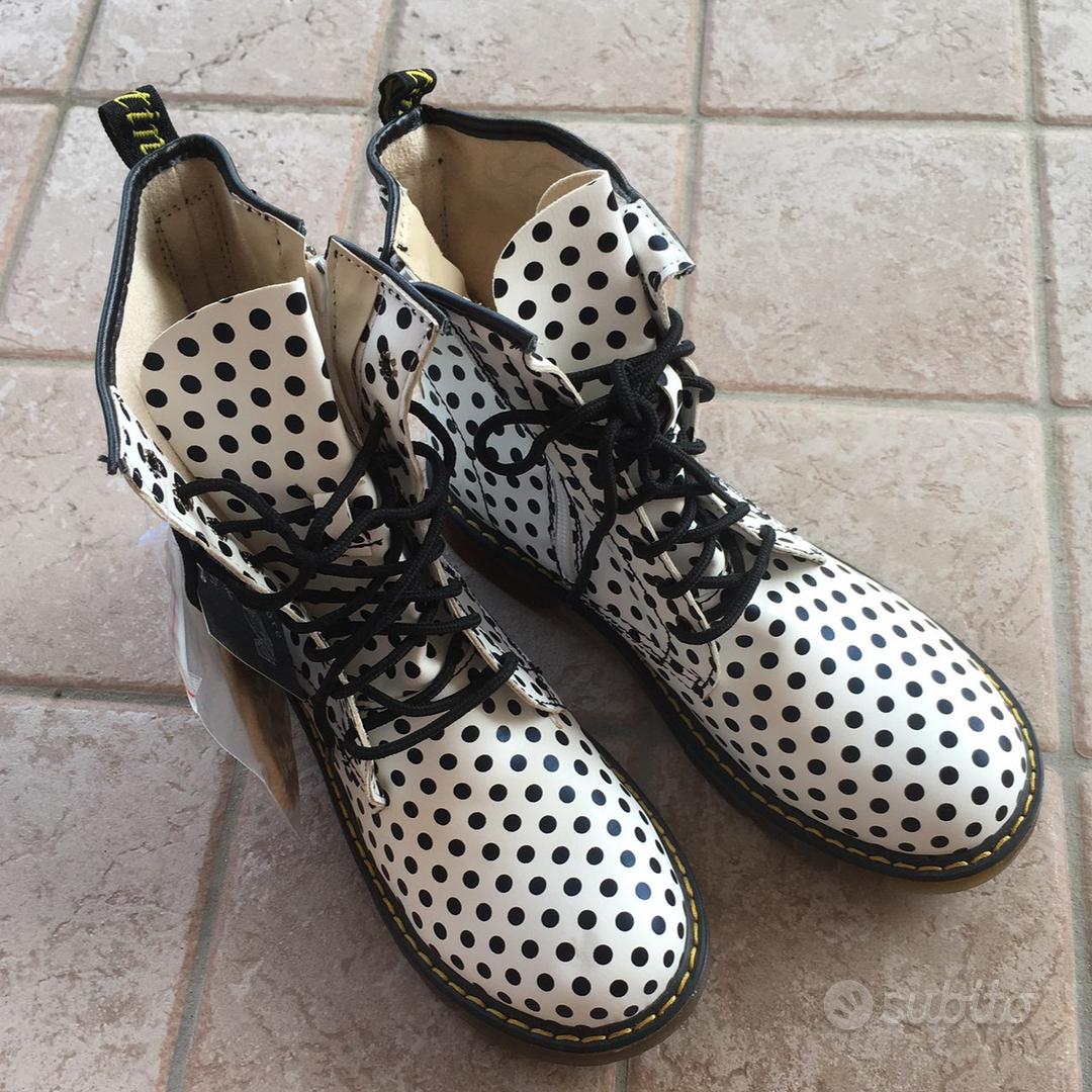 Anfibi stile cheap dr martens