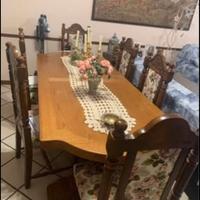 Tavolo con sei sedie