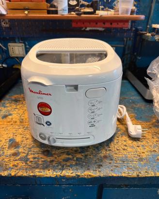 Moulinex Uno AF2031, 1600 W, 1 kg e 1,8 litri olio